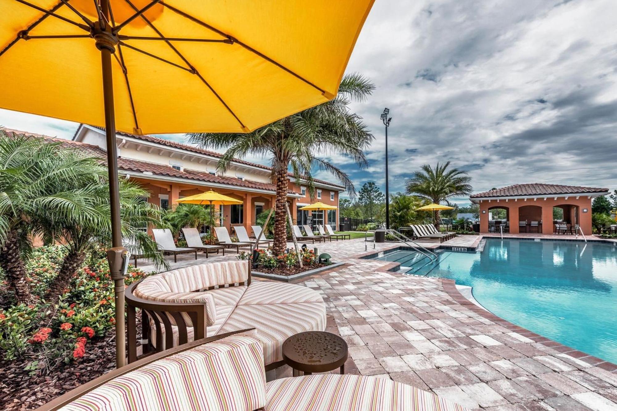 Entire With Relaxing King Bed, Pets Welcome, 15 Min To Parks, Resort-style Amenities Kissimmee