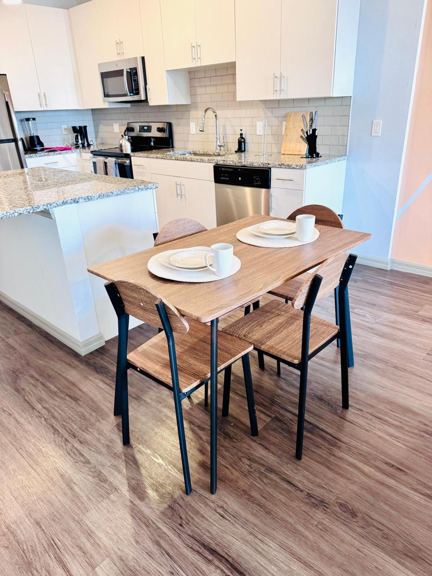 Entire With Relaxing King Bed, Pets Welcome, 15 Min To Parks, Resort-style Amenities * Kissimmee