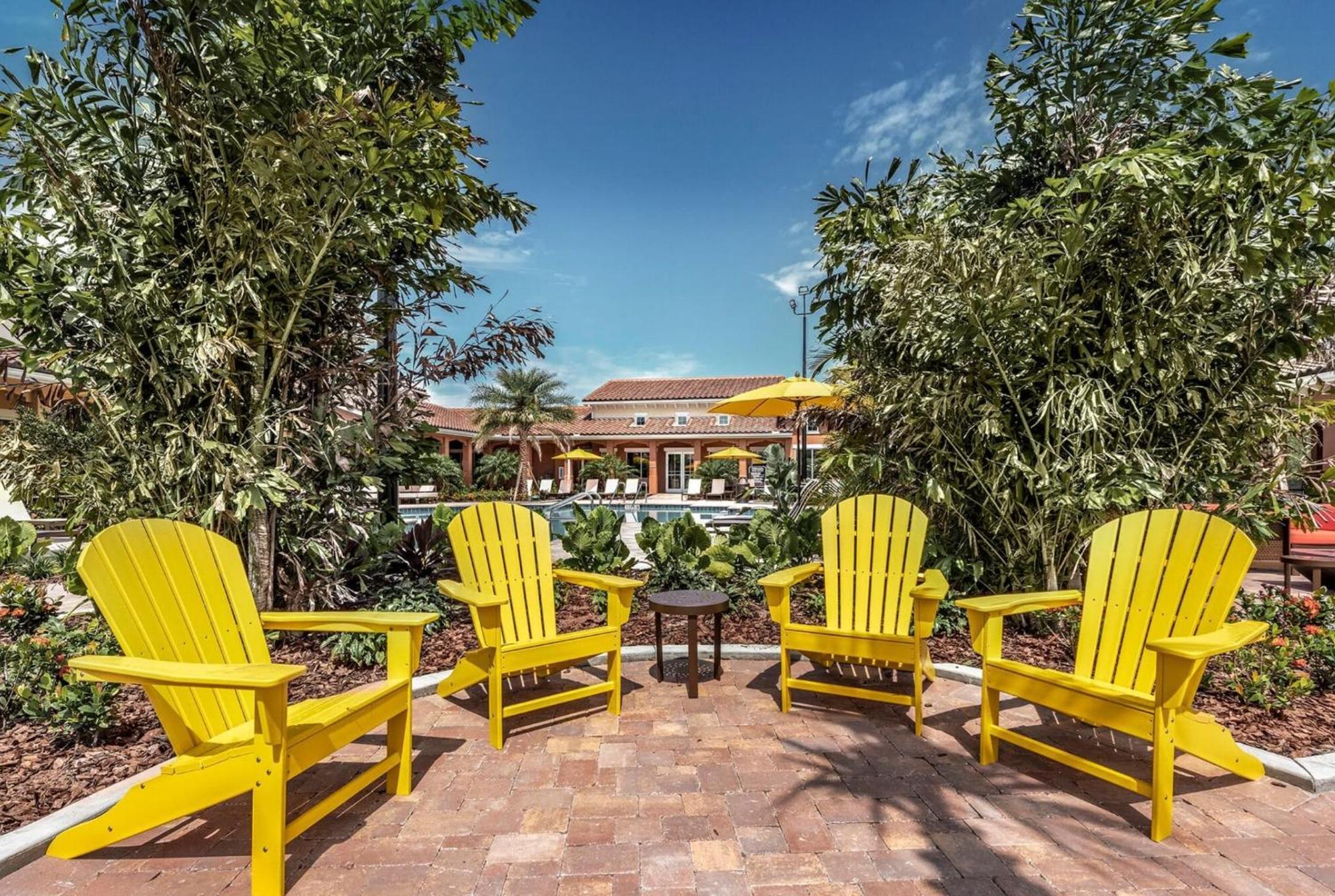 Apartment Entire With Relaxing King Bed, Pets Welcome, 15 Min To Parks, Resort-style Amenities