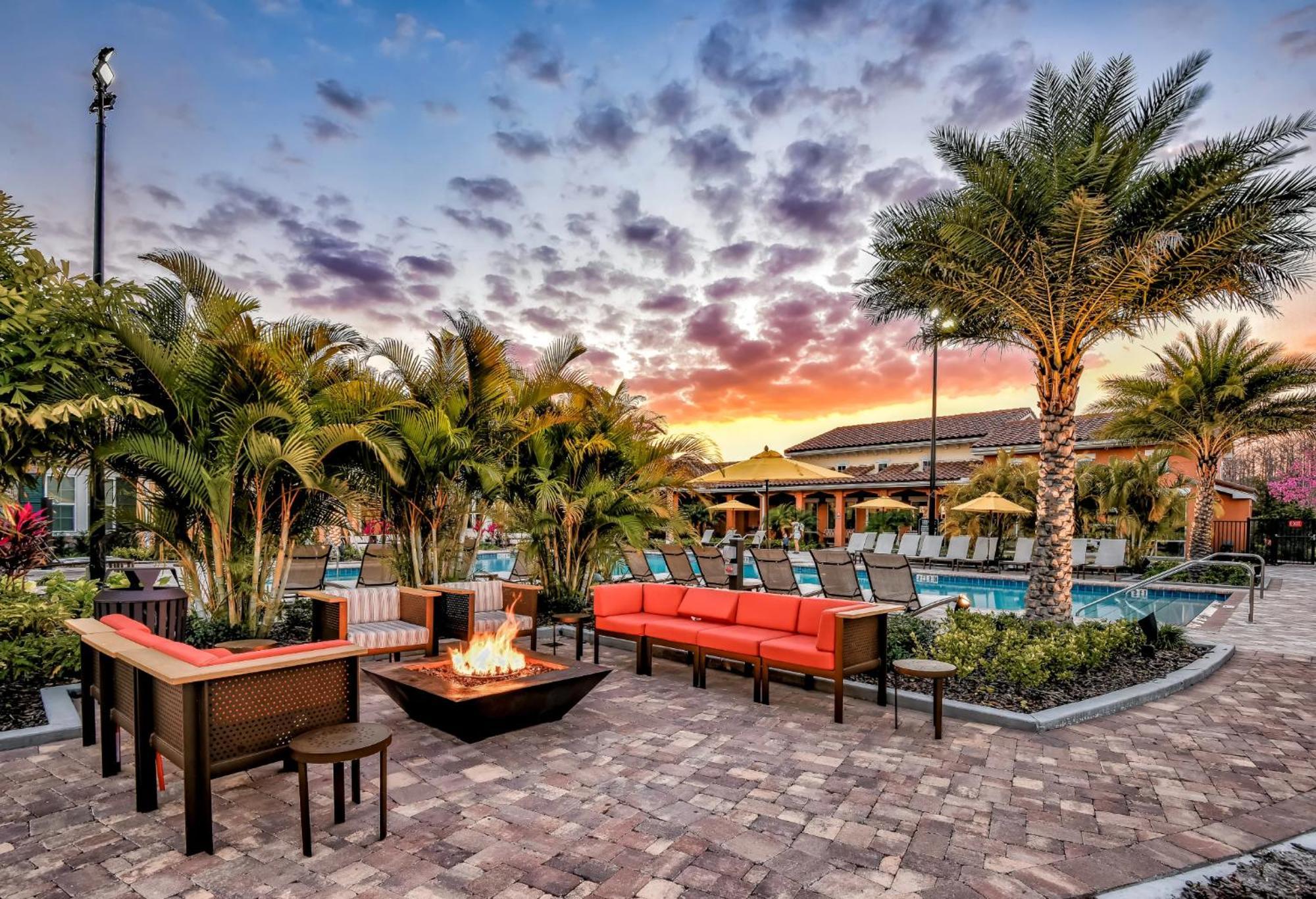 Entire With Relaxing King Bed, Pets Welcome, 15 Min To Parks, Resort-style Amenities Apartment *